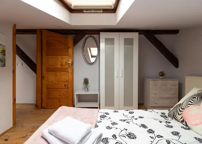 Sky'S The Limit! Spacey Loft